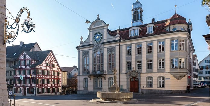 Swiss-cath.ch: «Muslimisches Grabfeld in öffentlichem Friedhof: Weinfelder Stimmvolk lehnt Mogelpackung ab» (20.05.2025)
