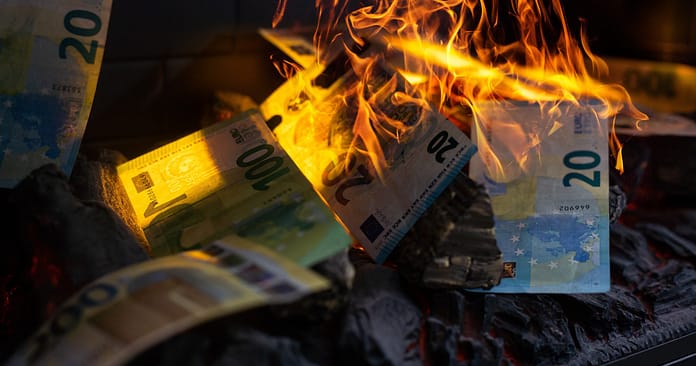 Schweiz darf nicht mitgezogen werden, Nachbarländer in Schuldenchaos